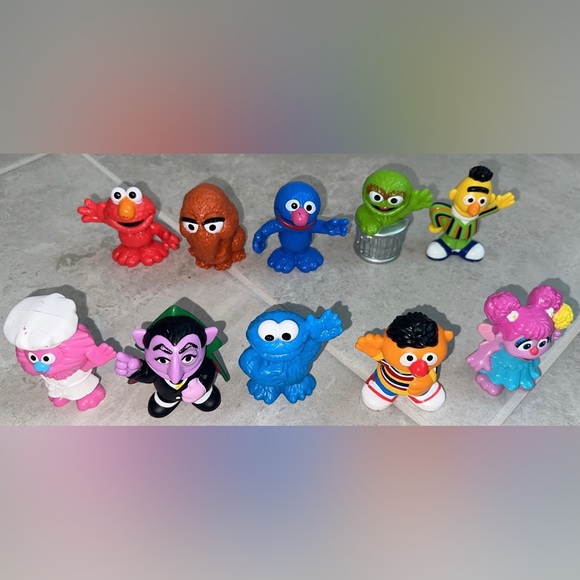 Sesame Street Other - Sesame Street Deluxe Set (Lot of 10) Hasbro Workshop 2.5" plastic Figures